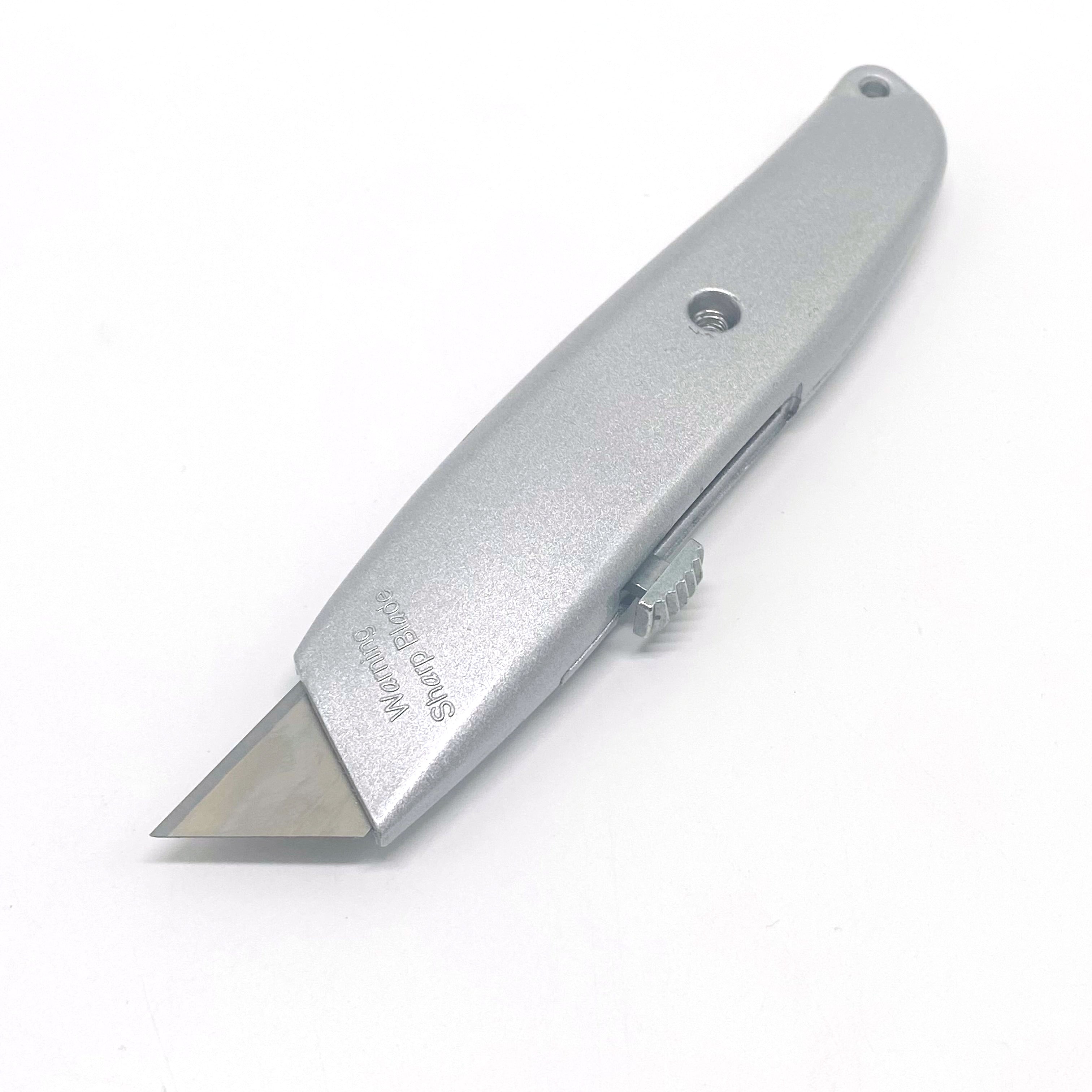 Retractable Utility Knife + FREE BLADE
